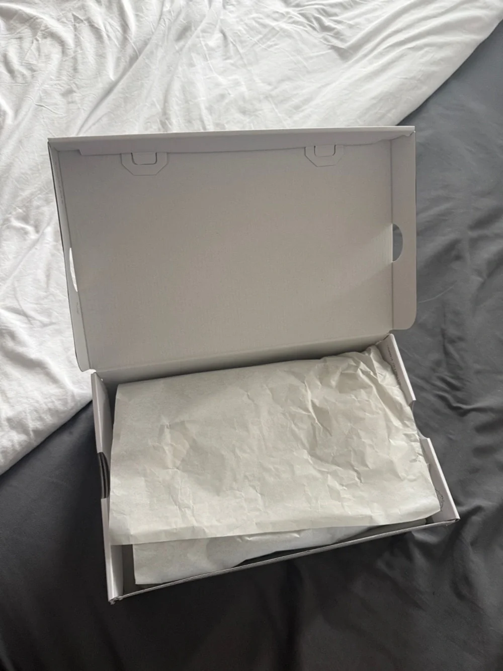 BNIB Nike Air Max 270 Triple Black - Picture 9 of 9